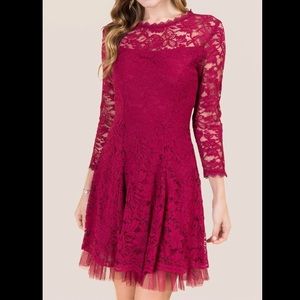 🌟 Festive Maroon Laced Dress
